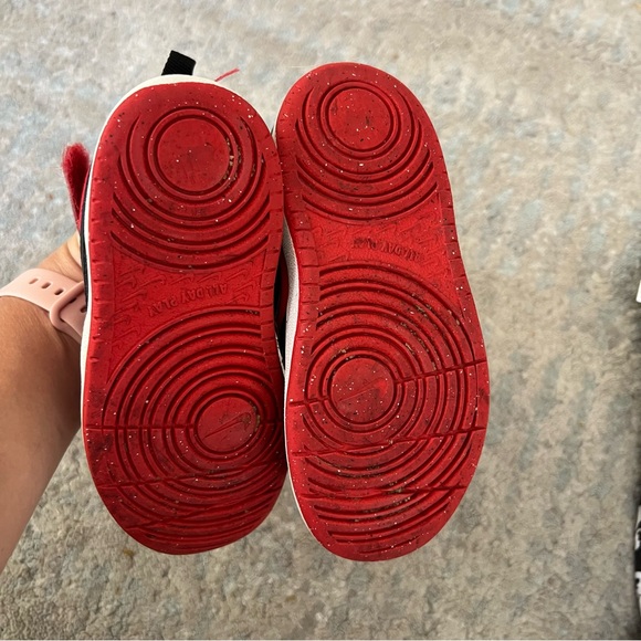 NIKE toddler high tops size 9C - Picture 2 of 4